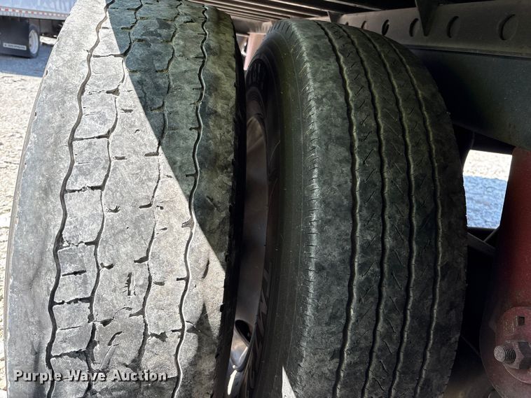 image for item YA0989 2016 Utility  VS2RA refrigerated van trailer