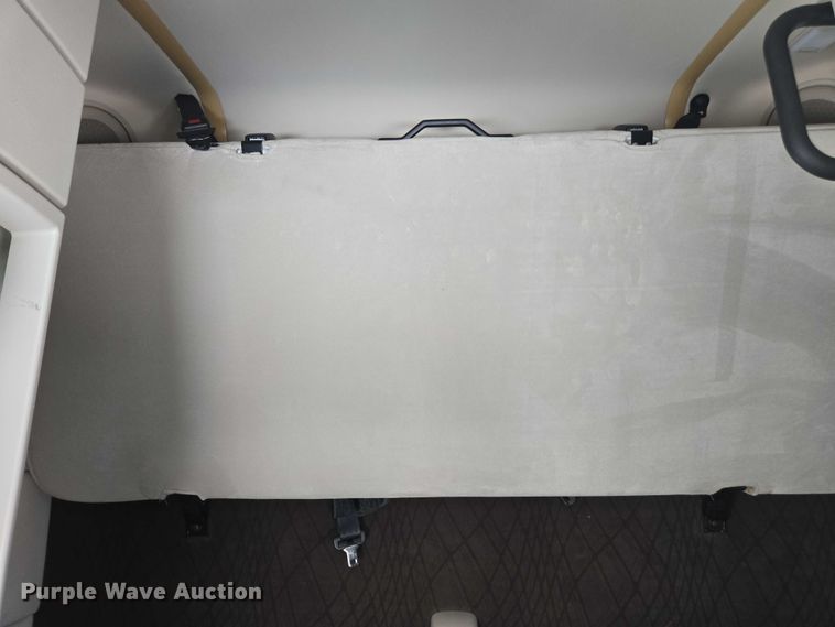 image for item YA1052 2015 Volvo VNL semi truck