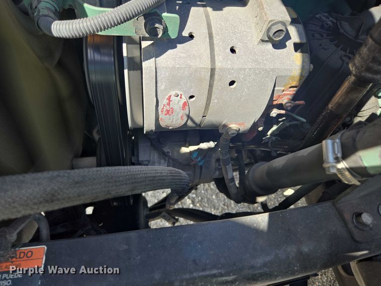 image for item YA1052 2015 Volvo VNL semi truck