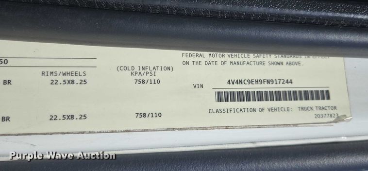 image for item YA1052 2015 Volvo VNL semi truck