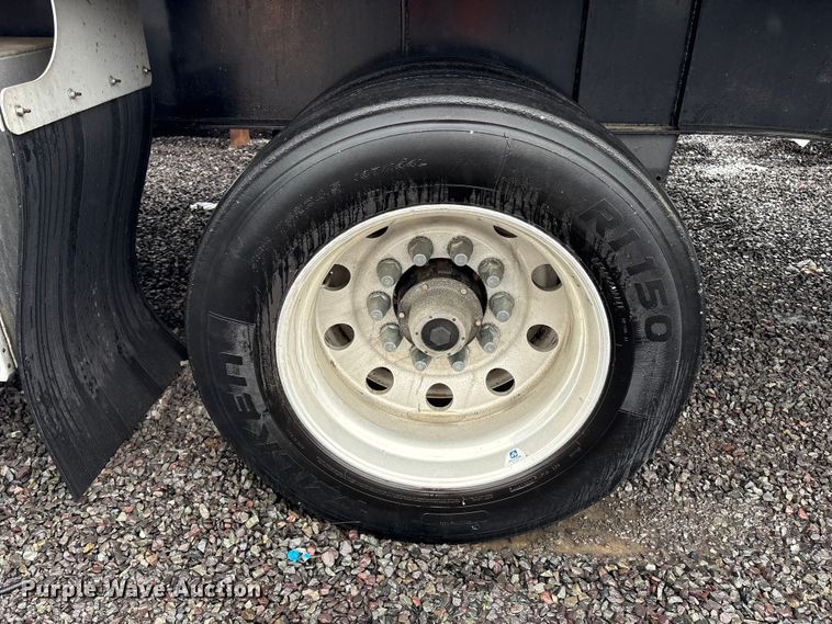 image for item YA1082 2017 Transcraft 544C flatbed trailer