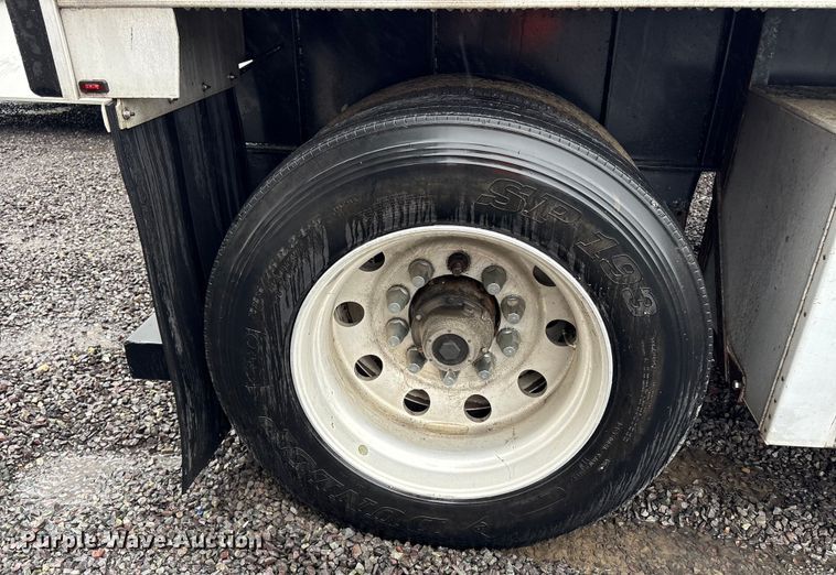 image for item YA1082 2017 Transcraft 544C flatbed trailer