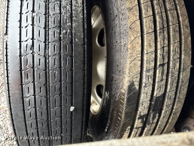 image for item YA1082 2017 Transcraft 544C flatbed trailer