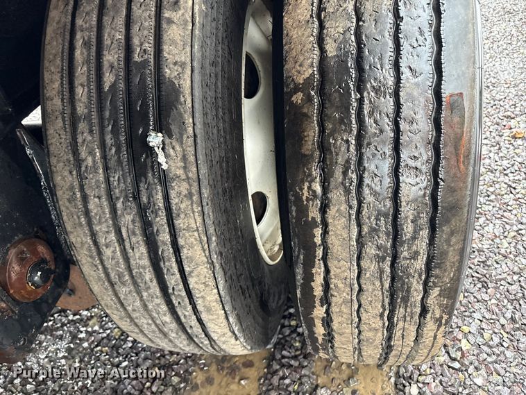 image for item YA1082 2017 Transcraft 544C flatbed trailer