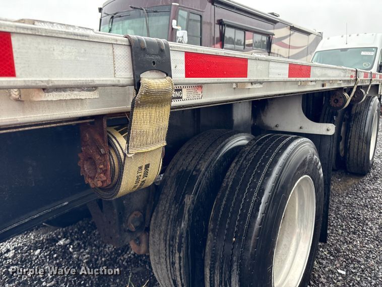 image for item YA1082 2017 Transcraft 544C flatbed trailer