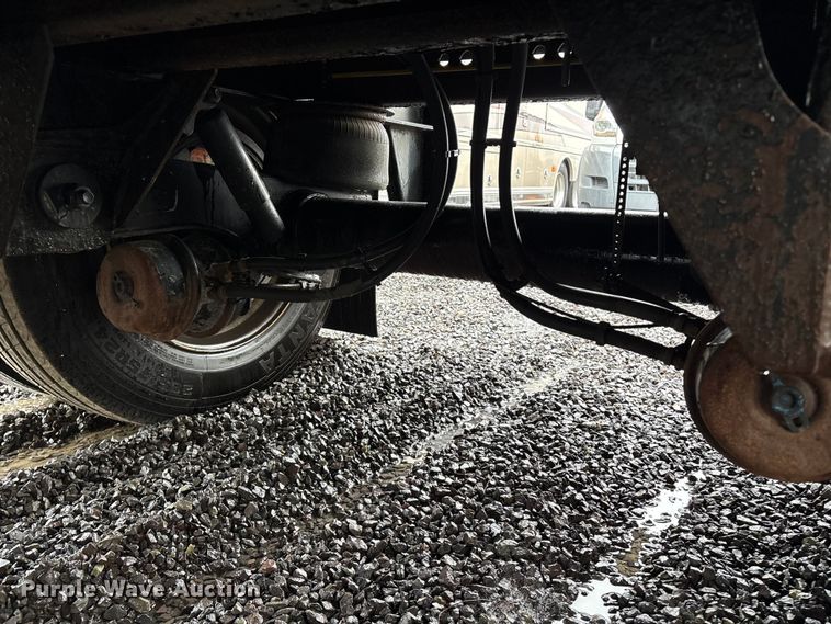 image for item YA1082 2017 Transcraft 544C flatbed trailer