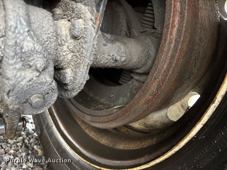 image for item YA1082 2017 Transcraft 544C flatbed trailer