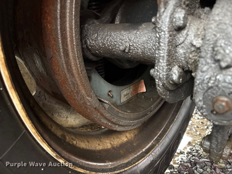 image for item YA1082 2017 Transcraft 544C flatbed trailer