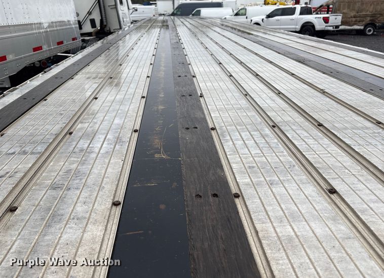 image for item YA1082 2017 Transcraft 544C flatbed trailer