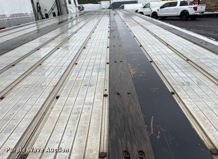 image for item YA1082 2017 Transcraft 544C flatbed trailer