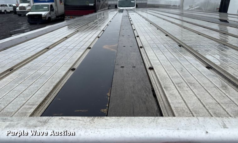 image for item YA1082 2017 Transcraft 544C flatbed trailer