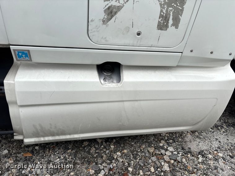 image for item YA1168 2019 International LT625 semi truck