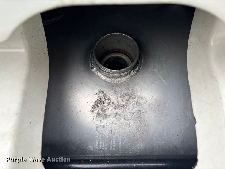 image for item YA1168 2019 International LT625 semi truck