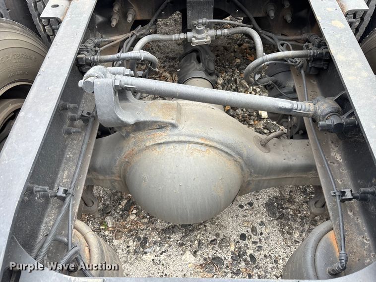 image for item YA1168 2019 International LT625 semi truck