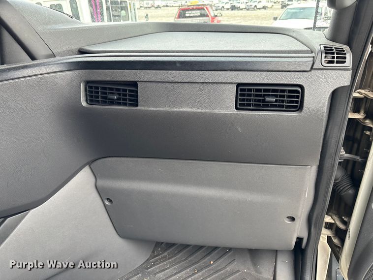 image for item YA1168 2019 International LT625 semi truck