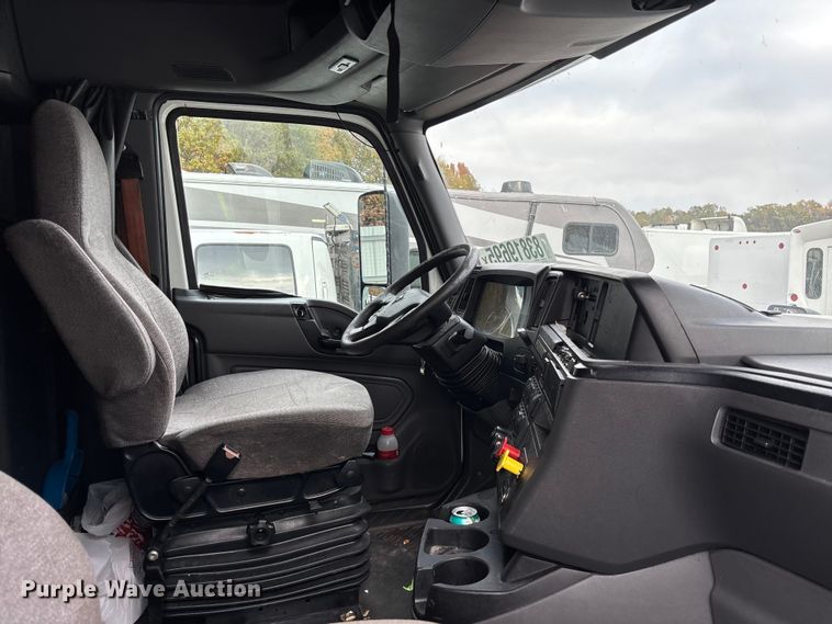 image for item YA1168 2019 International LT625 semi truck