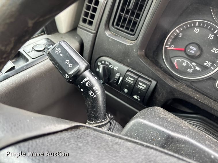 image for item YA1168 2019 International LT625 semi truck