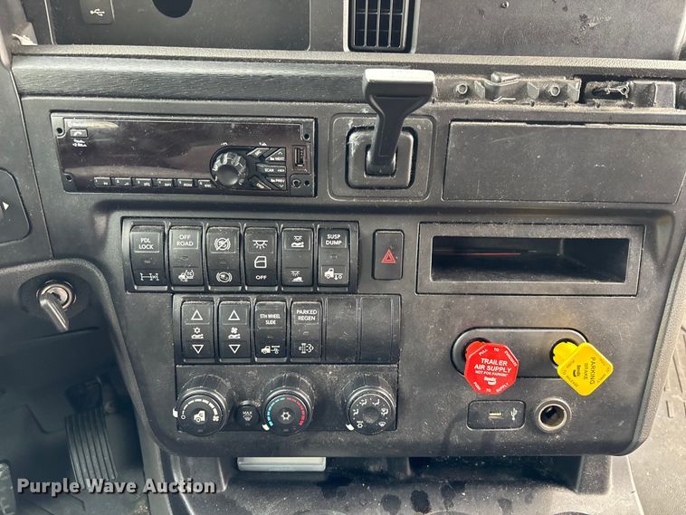 image for item YA1168 2019 International LT625 semi truck