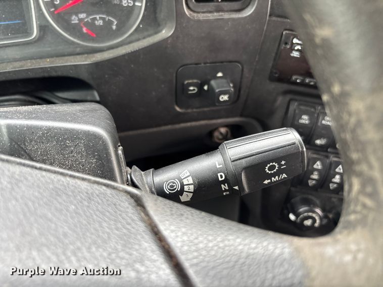 image for item YA1168 2019 International LT625 semi truck