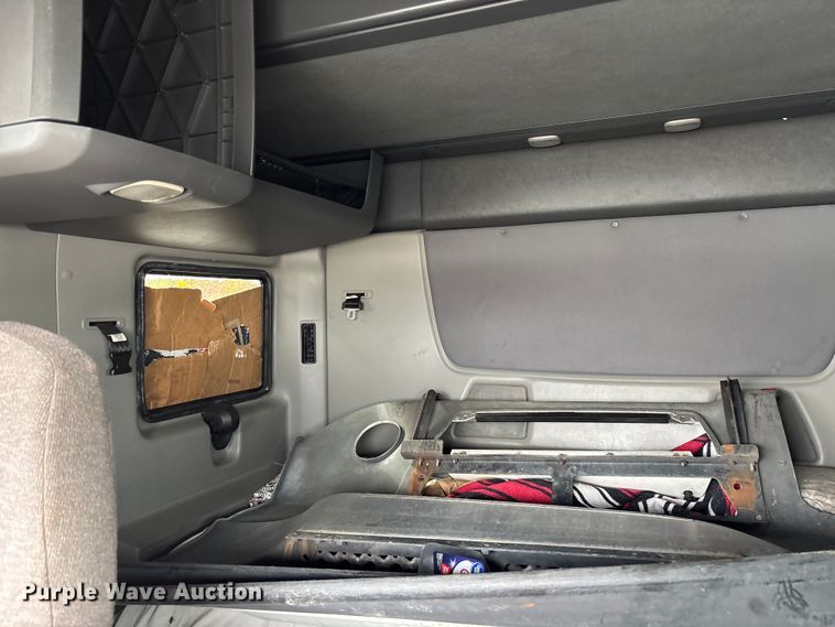 image for item YA1168 2019 International LT625 semi truck