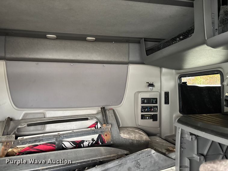 image for item YA1168 2019 International LT625 semi truck