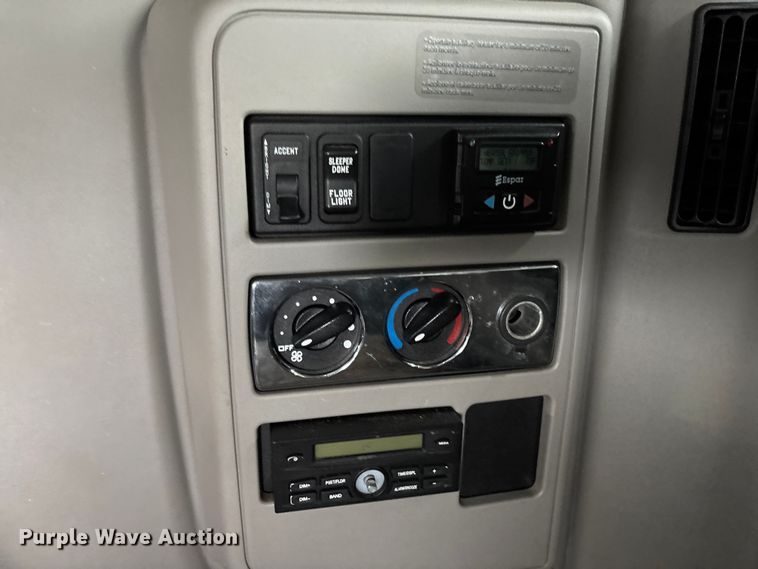 image for item YA1168 2019 International LT625 semi truck