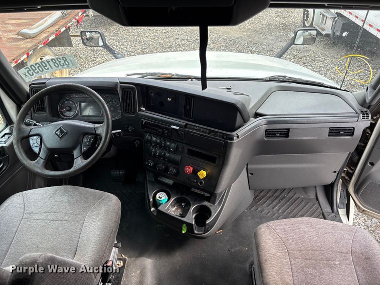 image for item YA1168 2019 International LT625 semi truck