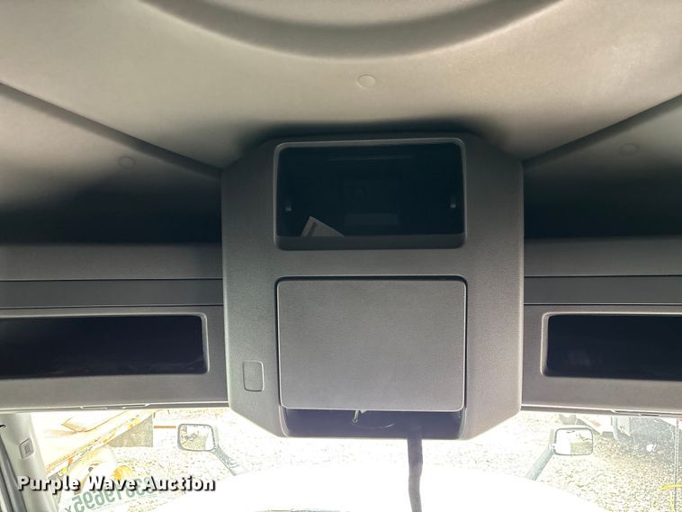 image for item YA1168 2019 International LT625 semi truck