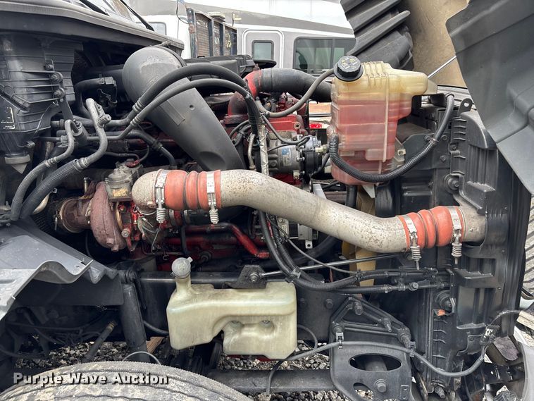 image for item YA1168 2019 International LT625 semi truck