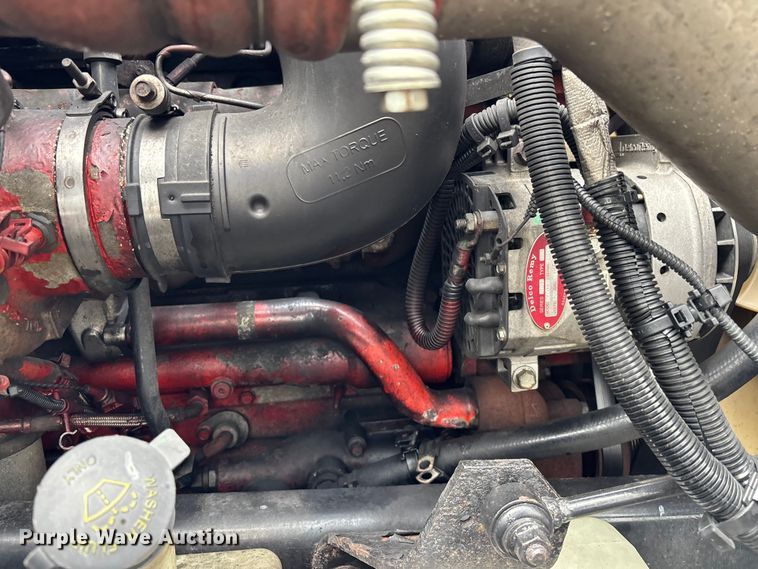 image for item YA1168 2019 International LT625 semi truck