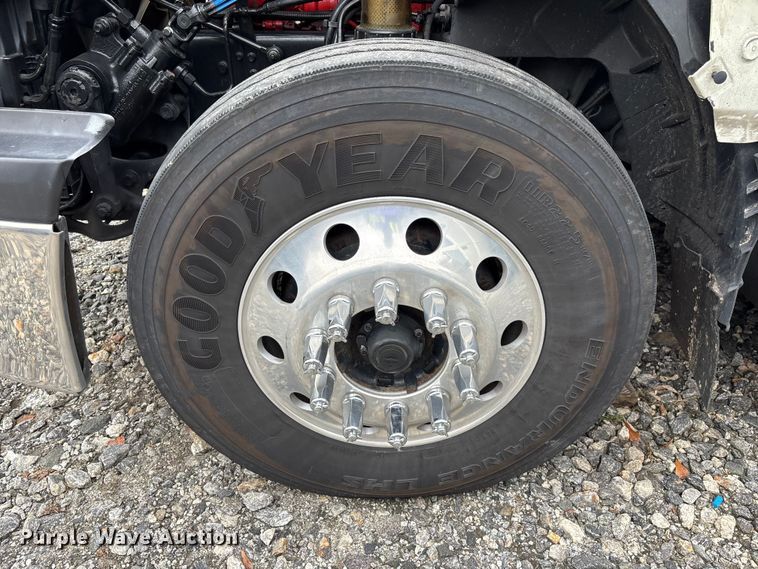 image for item YA1168 2019 International LT625 semi truck