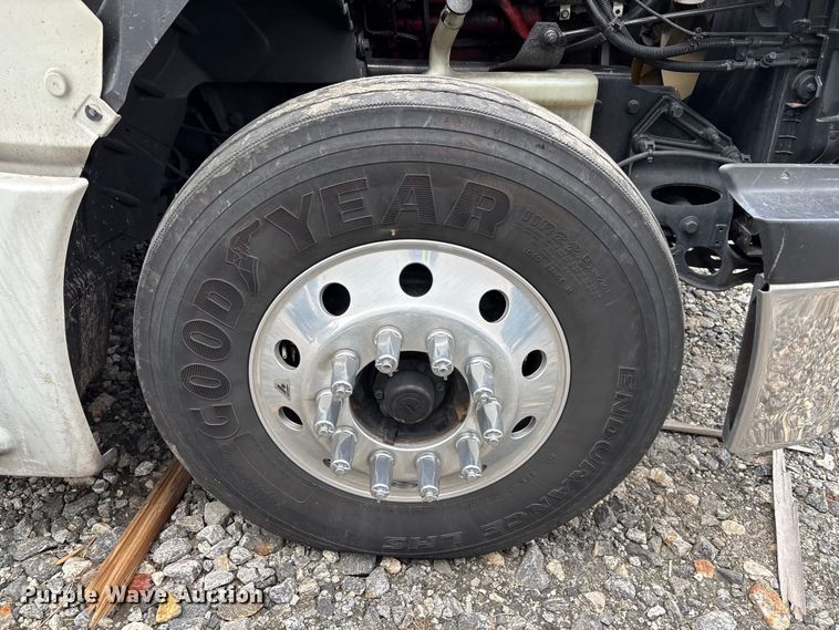 image for item YA1168 2019 International LT625 semi truck