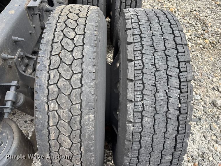 image for item YA1168 2019 International LT625 semi truck