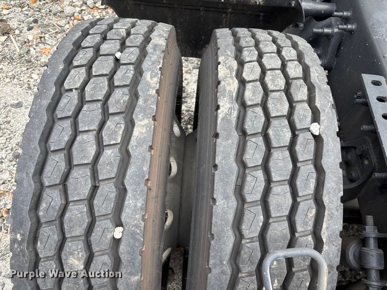 image for item YA1168 2019 International LT625 semi truck