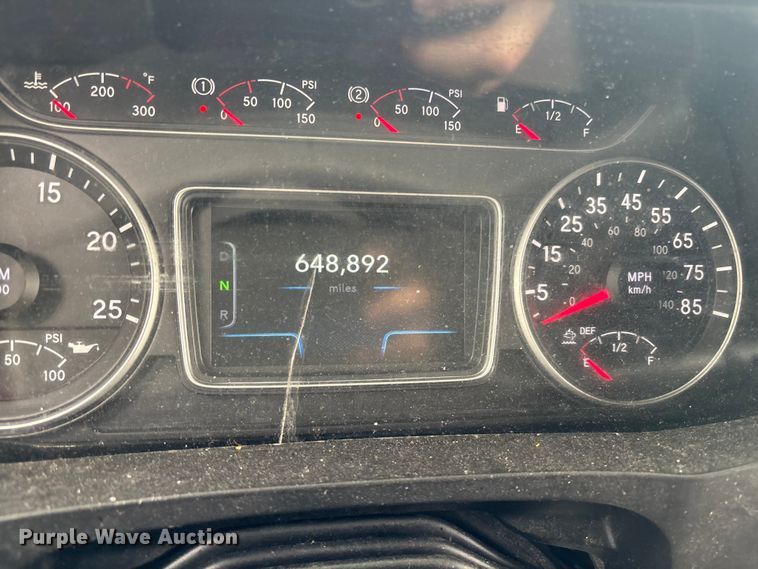 image for item YA1168 2019 International LT625 semi truck