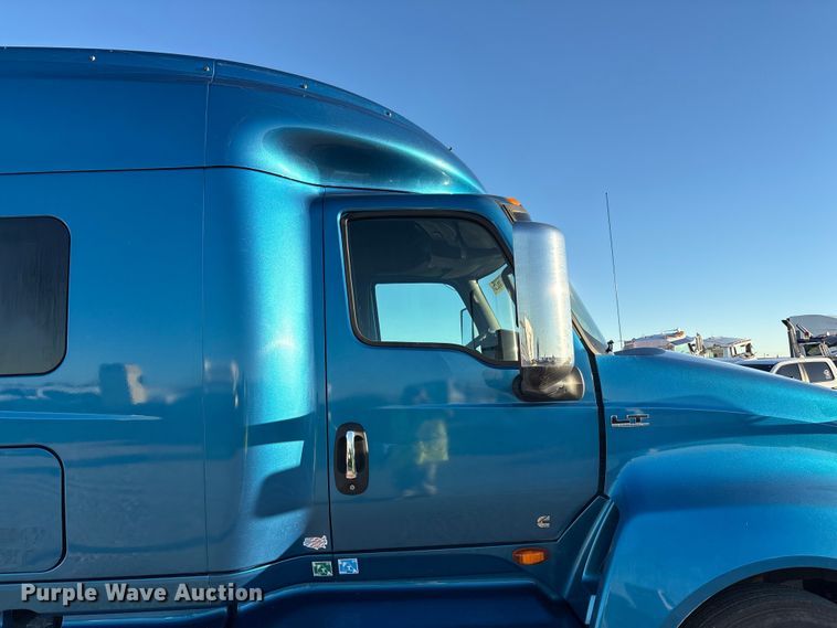 image for item YA1177 2019 International LT625 semi truck