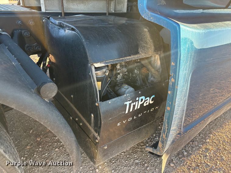 image for item YA1177 2019 International LT625 semi truck