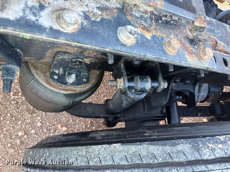 image for item YA1177 2019 International LT625 semi truck