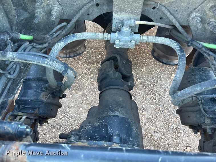 image for item YA1177 2019 International LT625 semi truck