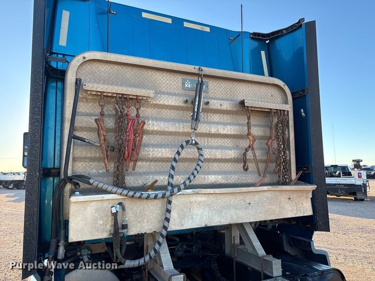 image for item YA1177 2019 International LT625 semi truck