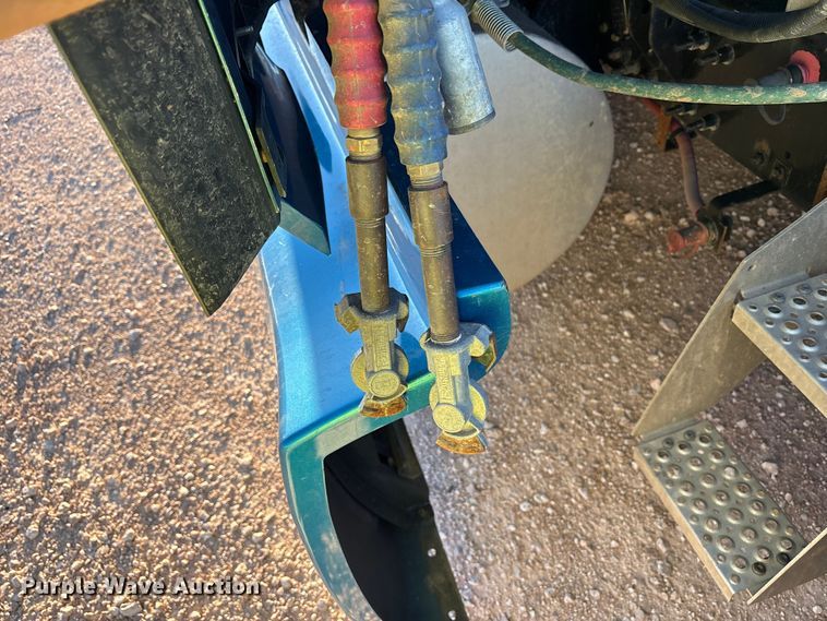 image for item YA1177 2019 International LT625 semi truck