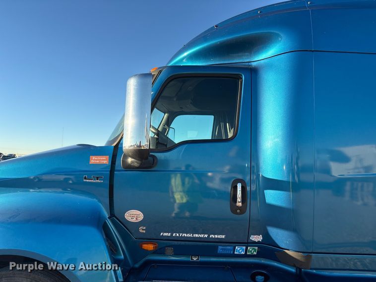 image for item YA1177 2019 International LT625 semi truck