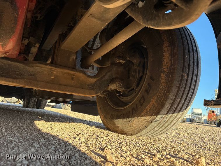 image for item YA1177 2019 International LT625 semi truck