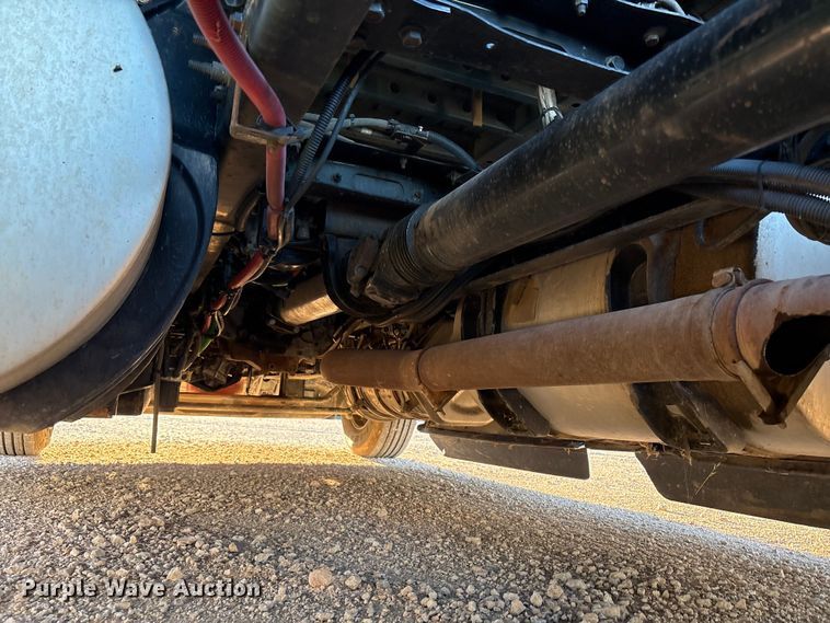 image for item YA1177 2019 International LT625 semi truck