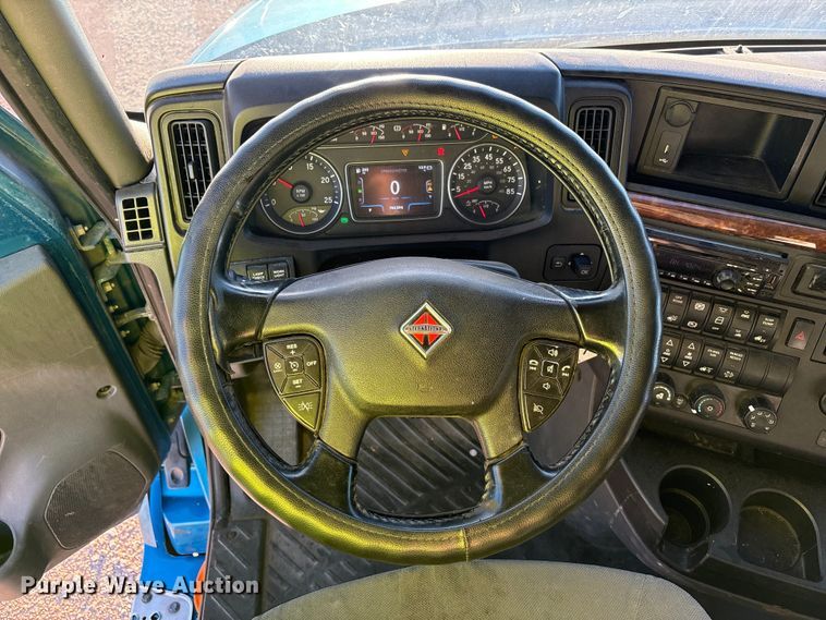 image for item YA1177 2019 International LT625 semi truck