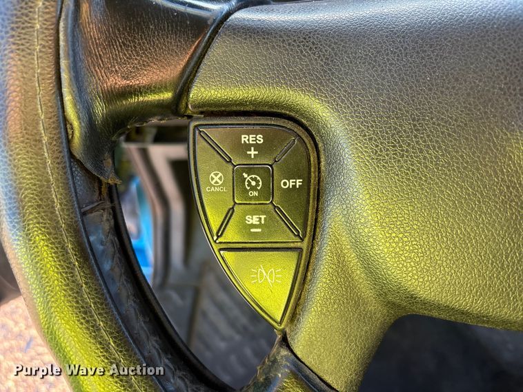 image for item YA1177 2019 International LT625 semi truck