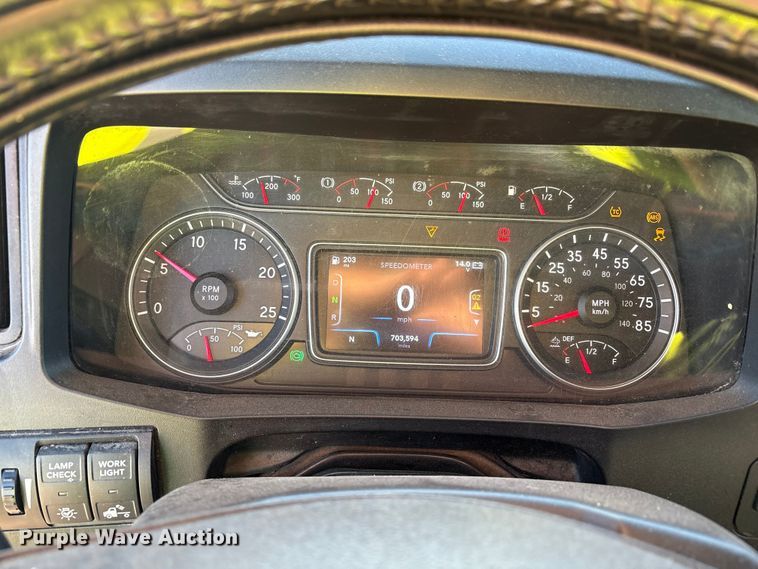 image for item YA1177 2019 International LT625 semi truck