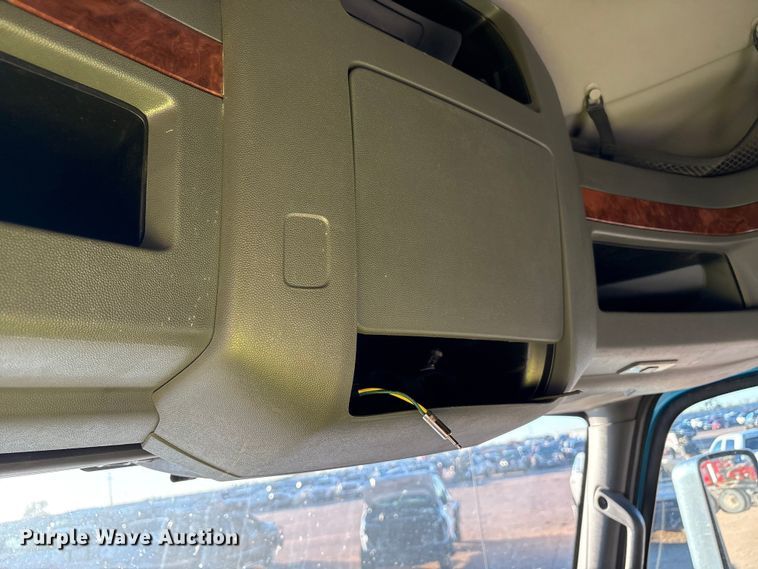 image for item YA1177 2019 International LT625 semi truck