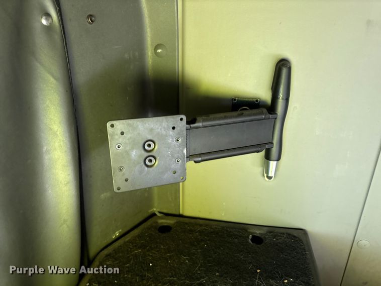 image for item YA1177 2019 International LT625 semi truck