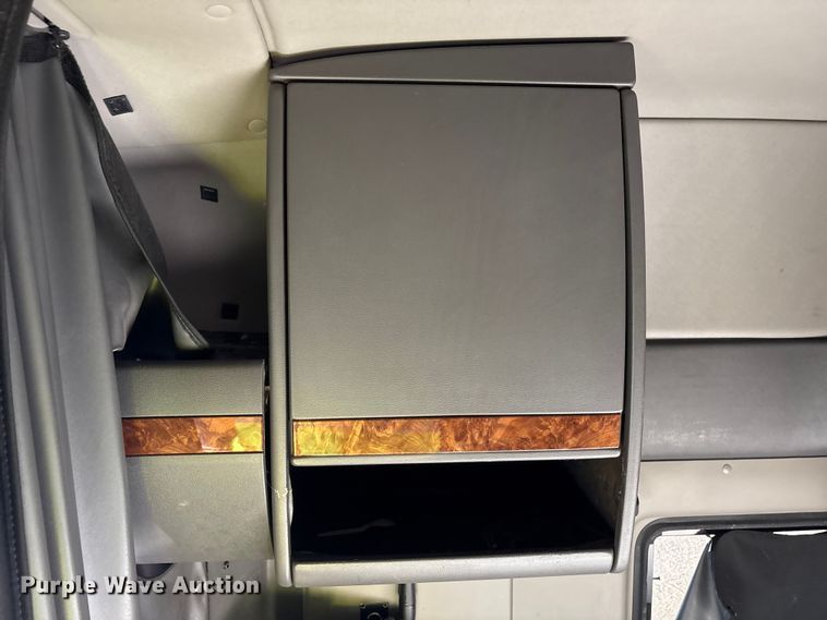 image for item YA1177 2019 International LT625 semi truck